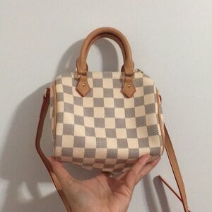 Luxurious Cream and Blue Checkered Top Handle Crossbody Zipper Handbag Bag Purse